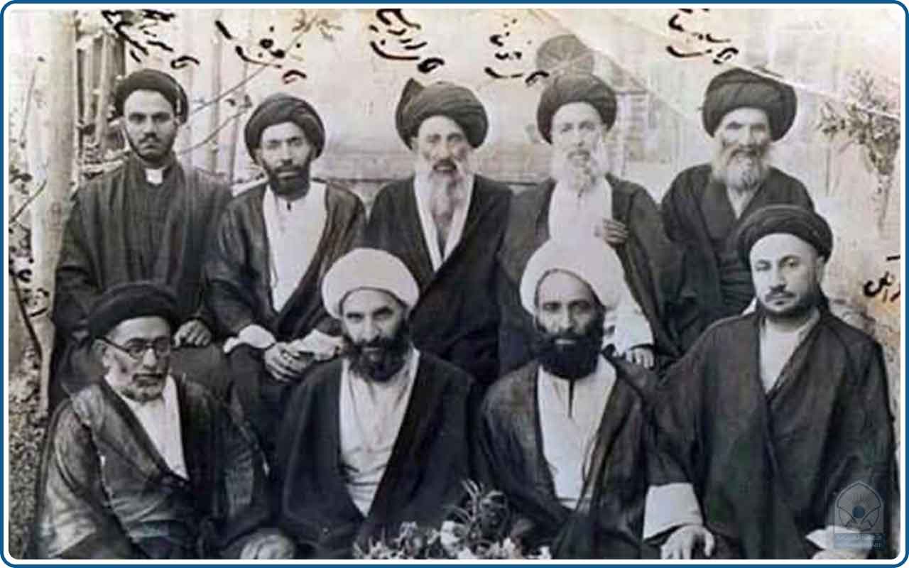 السيد علي أكبر الخوئي مع السادة والمشايخ